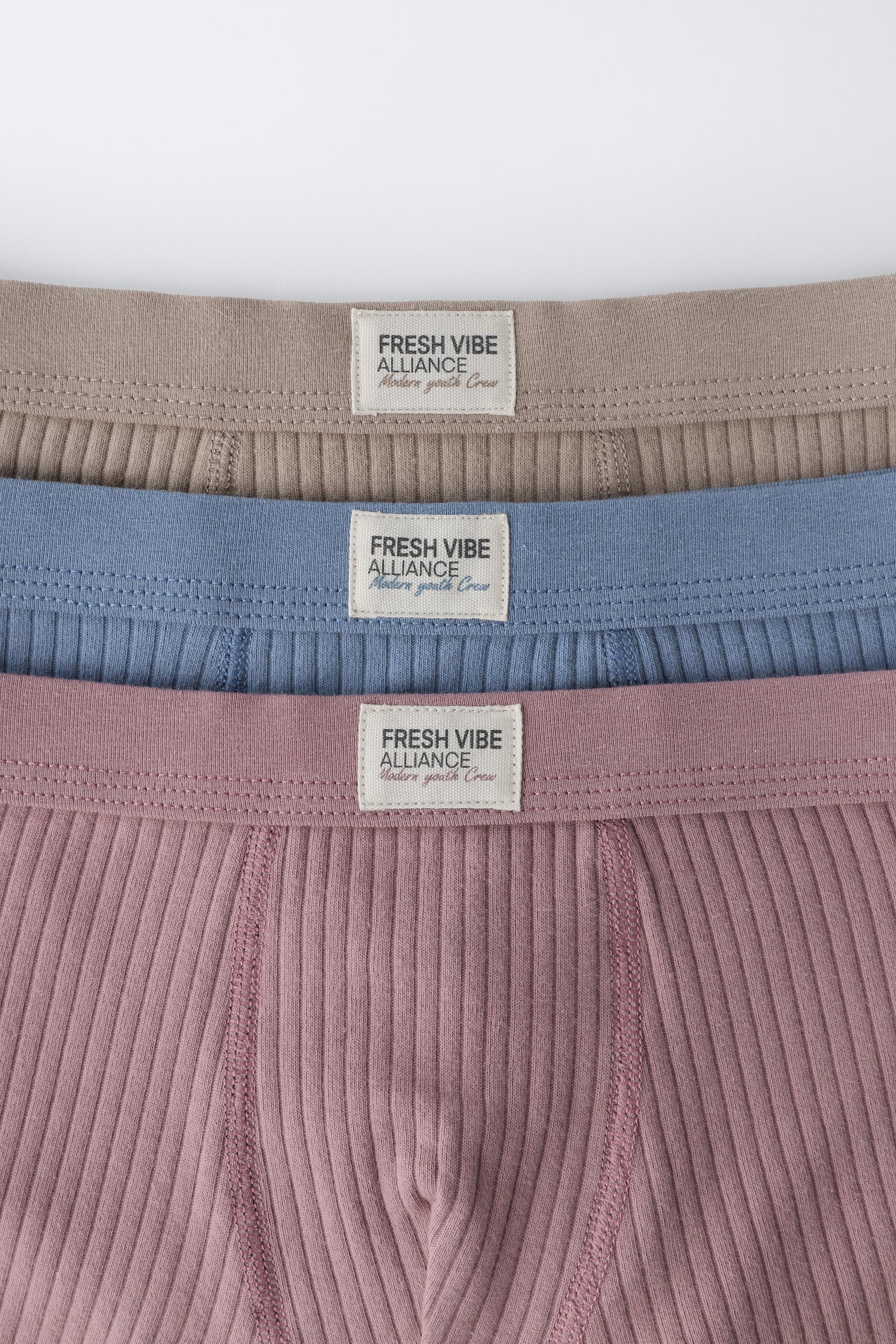 AGES 6- / THREE-PACK OF RIBBED BOXERS WITH LABEL